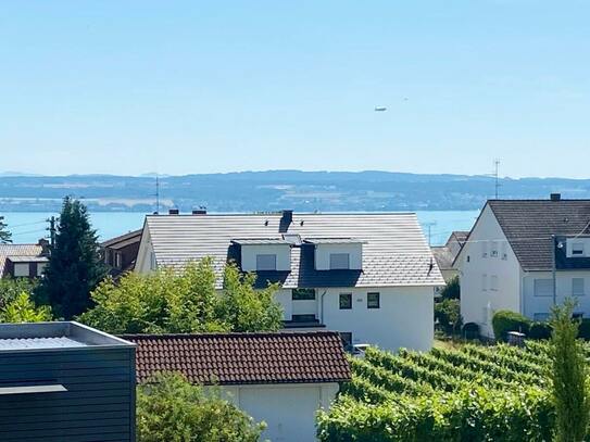 Hochwertige 3 Zimmer Eigentumswohnung in ruhiger Wohnlage mit Seesicht