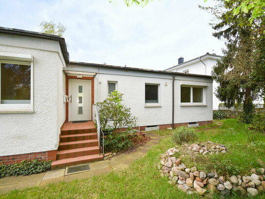 Perfekte Voraussetzungen gegeben: Großzügiger Bungalow mit idyllischem Garten in Braunschweig.