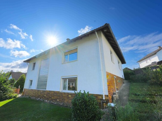 Großzügiges Einfamilienhaus aus 1973 mit viel Potential in Ahorn OT Witzmannsberg