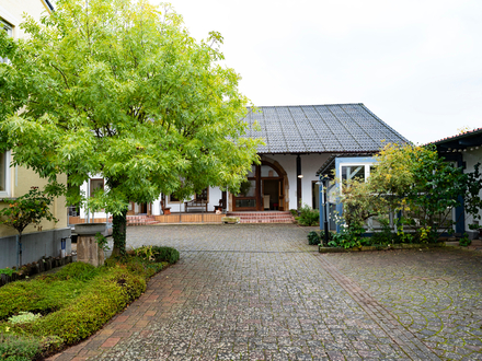 Haus & Gaststätte & Nebengebäude, ehemaliges Weingut in Bingen-Sponsheim