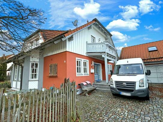 Familien bevorzugt! Gepflegtes Einfam.-Haus mit Doppelgarage, Sauna, Gartenhaus u. Teich