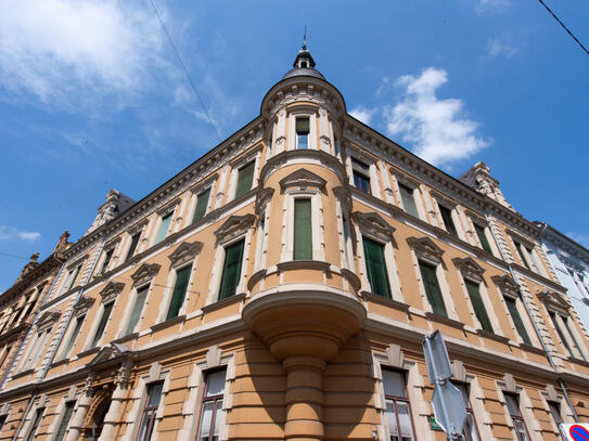 Exklusive Galerie-Maisonette-Wohnung in der Schillerstraße mit Blick auf die Herz-Jesu-Kirche!