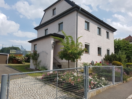 Ideales 2-Generationenhaus in sehr gepflegtem Zustand in Neustadt