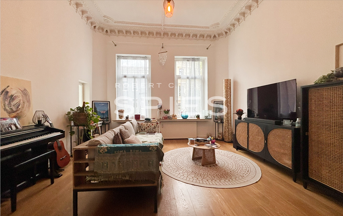 Stuckdecken, Wintergarten, Einbauküche - 3-Zimmer-Wohnung mit besonderer Ausstattung - Photo 1