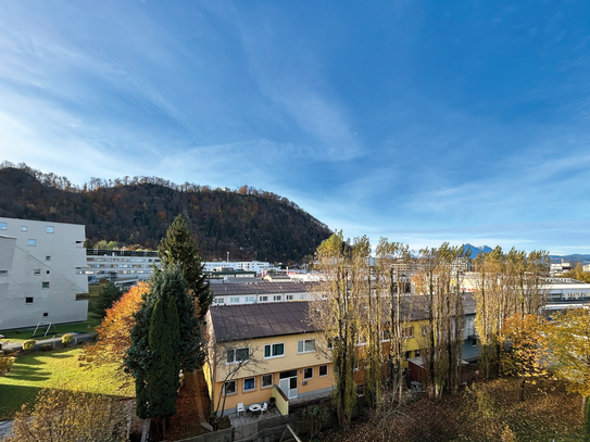 Weitblick mit Charme - großzügige 2-Zimmer Wohnung mit Loggia