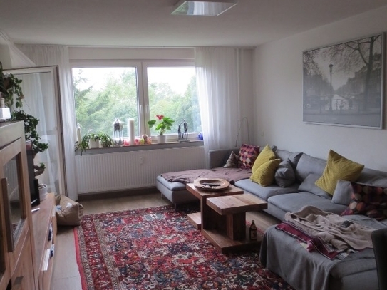 Hochwertig renovierte Wohnung mit Garagenstellplatz und Balkon