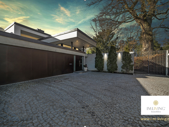 Luxus-Villa in ruhiger Lage mit herrlichem Grundstück und fantastischem Weitblick bis zur Zugspitze