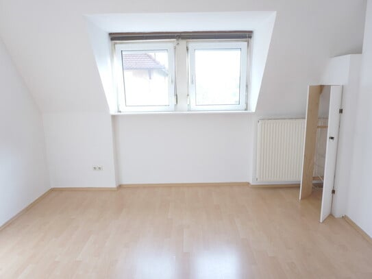 Süße Maisonettewohnung Nähe Bahnhof für den Single