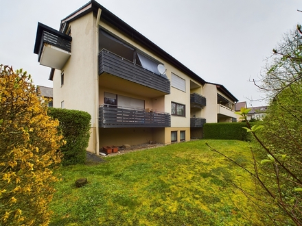 Gut vermietete 2-Zimmer Wohnung mit großem Balkon und Parkplatz in Freiberg am Neckar