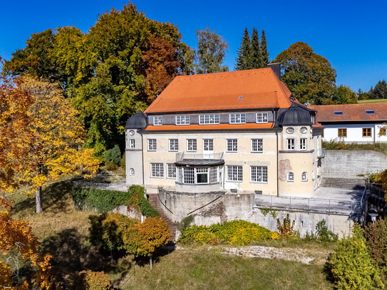 Denkmalgeschützte Jugendstil-Villa mit Nebenhaus und privatem Seegrundstück