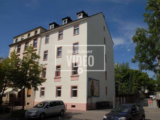 Sanierte 2-Zimmer-Altbau Dachgeschosswohnung im trendigen Gallusviertel