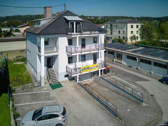 Leistbares Penthouse im Zentrum von Vöcklabruck. Garage und Stellplatz inklusive.