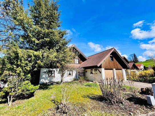 Freistehendes Einfamilienhaus mit Einliegerwohnung in Wangen-Deuchelried