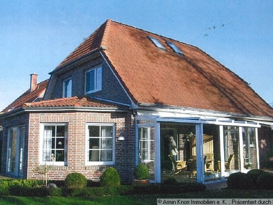 Einfamilienhaus mit Garage, Carport und Wintergarten in Bad Zwischenahn/ Ohrwege