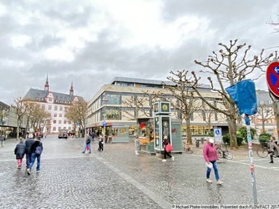 Sch 9 Blick Richtung Bushaltestellen Duoglas Pavillon, Marktplatz und Müller Drogerie