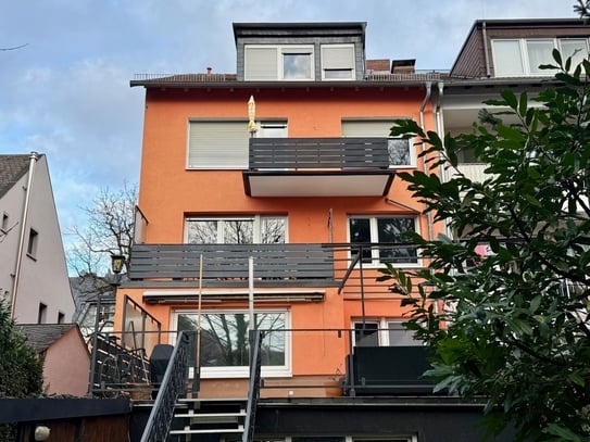 Charmantes 8-Parteienhaus im malerischen Dichterviertel von Frankfurt