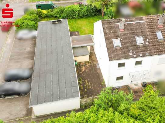 Renovierungsbedürftiges Reiheneckhaus in sehr ruhiger Lage