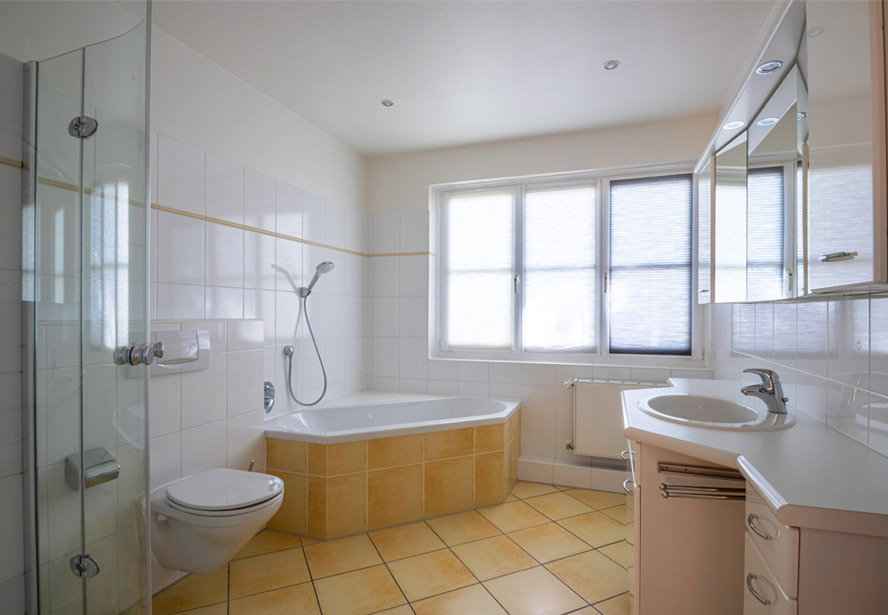 In beliebter Lage von Schwachhausen wohnen: Traumhaftes Einfamilienhaus mit uneinsehbarem Garten - Photo 3