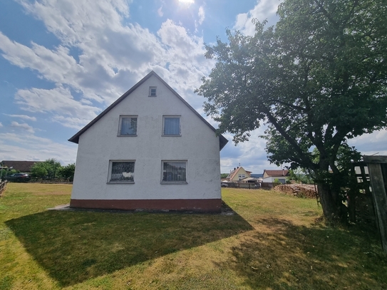 Handwerker aufgepasst! Einfamilienwohnhaus mit großzügigem Grundstück in ruhiger Lage.