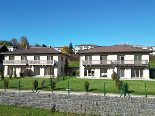 Neubau-Erstbezug: Doppelhaushälften in Naturlage mit Südblick