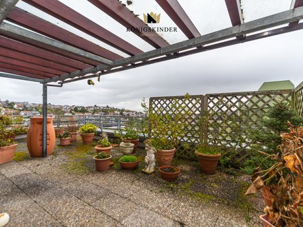 Sonnige 5-Zimmer-Wohnung mit großzügigen Terrassen in ruhiger Lage von Stuttgart-Botnang