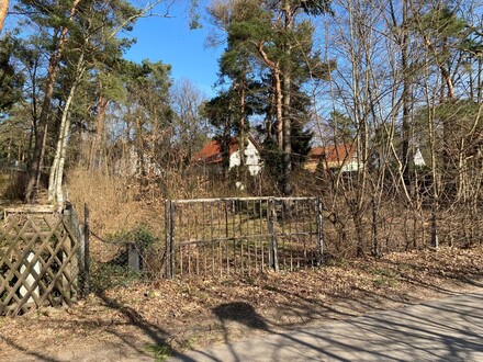 Bauland-Grundstück nach B-Plan bebaubar, mit unverbaubarem Blick in die Natur- Landschaft