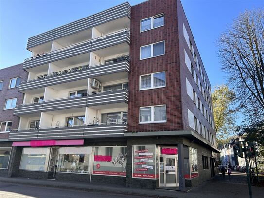 Bus, Bahn, Ärzte, Einkaufen - alles fußläufig *Attraktive Wohnung mit 3 Zimmern, 2 Bäder + Balkon*