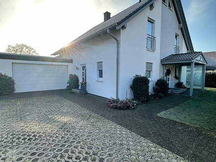 Stilvoll wohnen in Spenge ! Einfamilienhaus mit Einliegerwohnung und vielen Extras zu verkaufen !