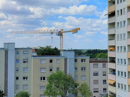 Helle und gepflegte 2-Zimmer-Wohnung in Top-Lage mit Fernsicht über die Dächer von Fürth