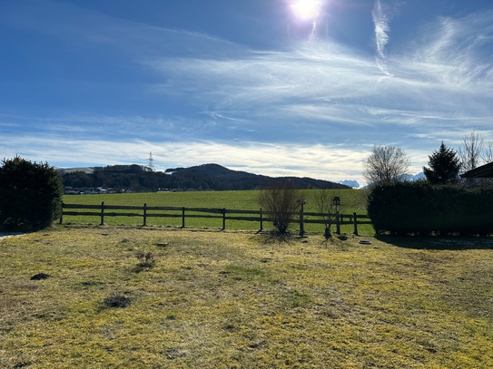 Baugrundstück mit Bergblick und Altbestand