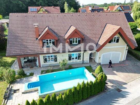 Top Ruhe- und Grünlage - Traumhaus mit Pool und Wintergarten - Dachgeschoss zum Ausbau vorbereitet