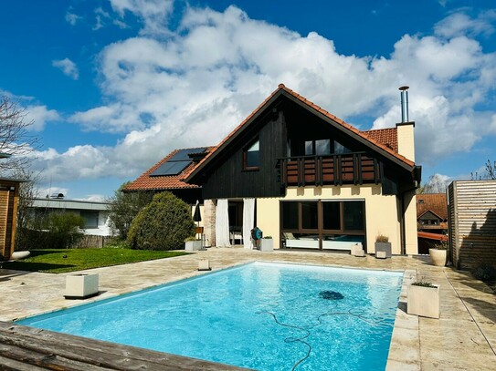 Traumhaus das keine Wünsche offen lässt - Ein-/Zweifamilienhaus mit Pool & Gartensauna