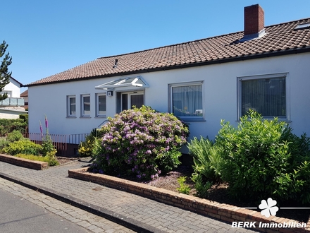 BERK-Immobilien - idyllischer Bungalow mit ausgebautem Dach in top Lage von Stockstadt