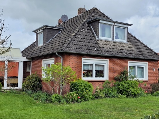 Schicker Bungalow in rückwärtig unverbauter ruhiger Wohnlage!