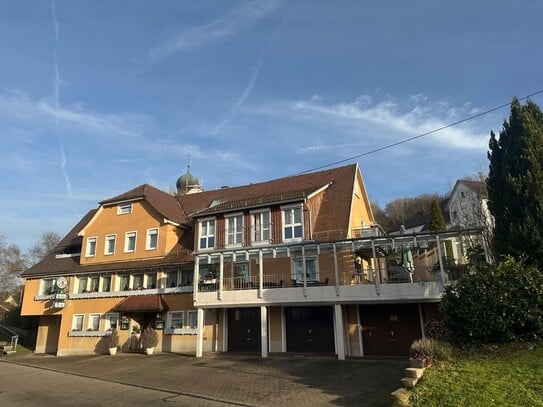 Traditionsgasthaus mit Fremdenzimmern und Wohnung in Frittlingen