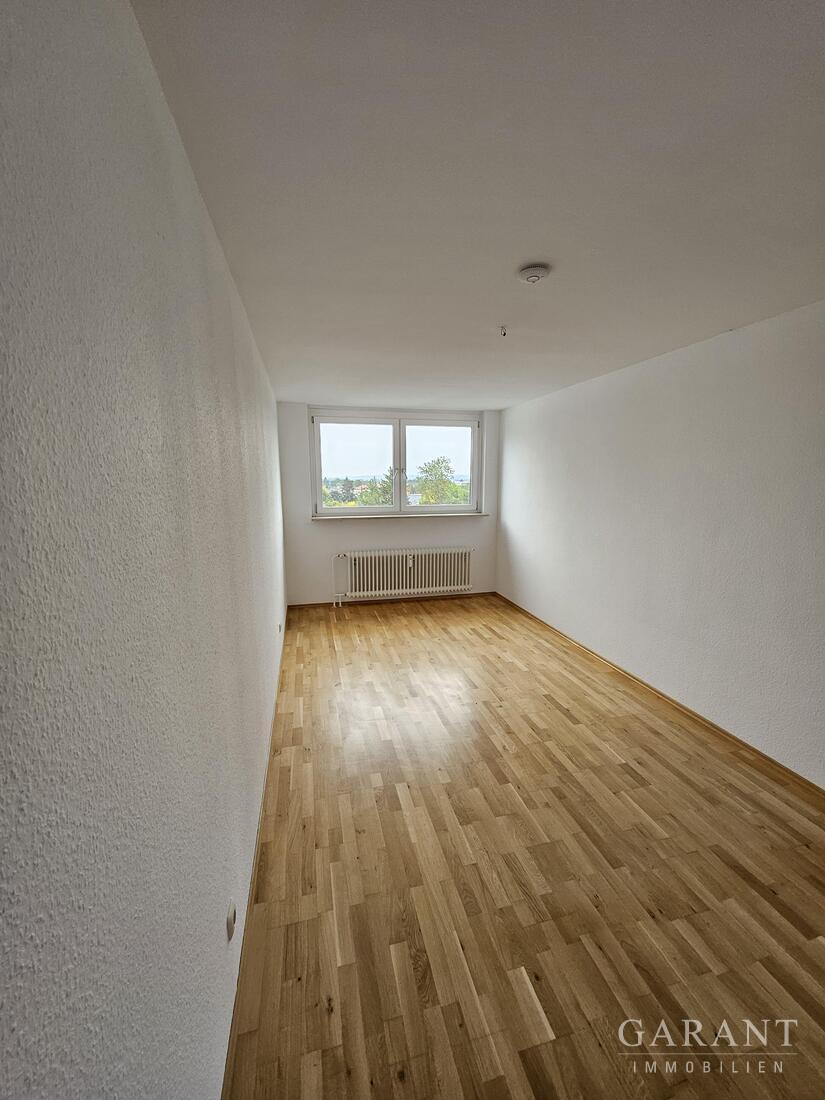 Stilvolle 3 Zimmer-Wohnung mit Weitblick bis zu den Alpen – 86163 Augsburg, 86163 Augsburg – Vorschaubild 5