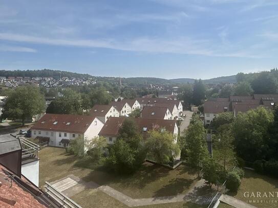 Gemütliche Wohnung mit Aussichtsterrasse, Aufzug und TG!