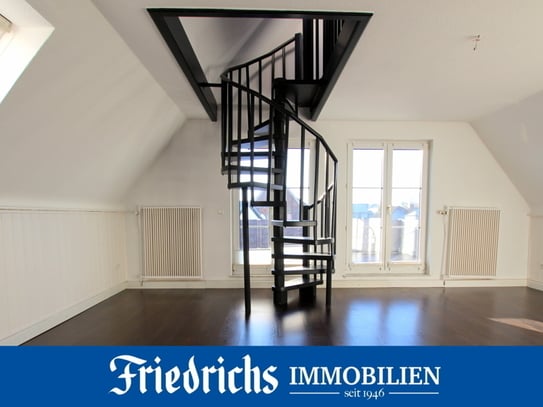 2,5-Zimmer-Maisonette-Wohnung mit EBK, Dachterrasse und Garage in Oldenburg-Dietrichsfeld