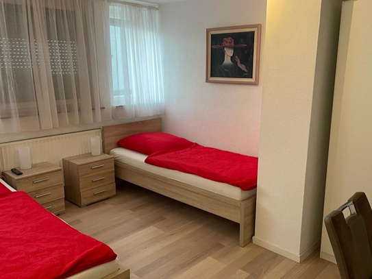 löffelfertige 4-Zimmerwohnung mit Internet, 3x Schlafzimmer, 3xTV, Küche, Dusche/Wc, Waschmaschine