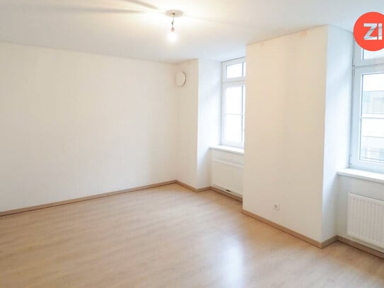 Großzügige 3 - ZI Wohnung mit großer Loggia in bester Zentrumslage!