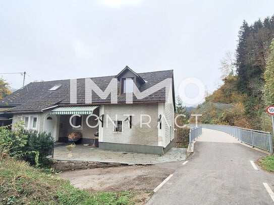 Kleines Wohnhaus mit viel Grund am Stadtrand von Waidhofen an der Ybbs, mit Bachzugang und Hütte