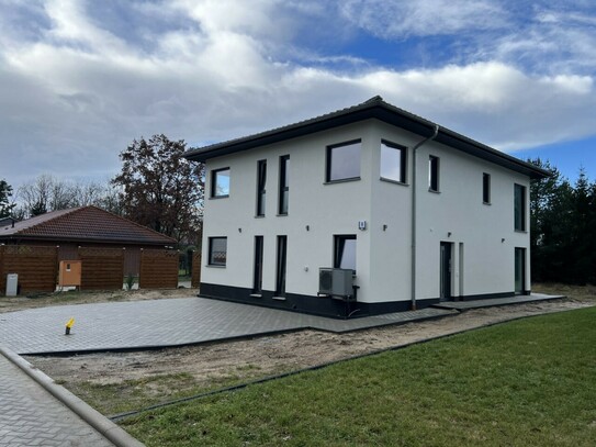 modernes Neubau Einfamilienhaus mit Gartengrundstück, hochwertige Extras, hohe Gebäude-Effizienz