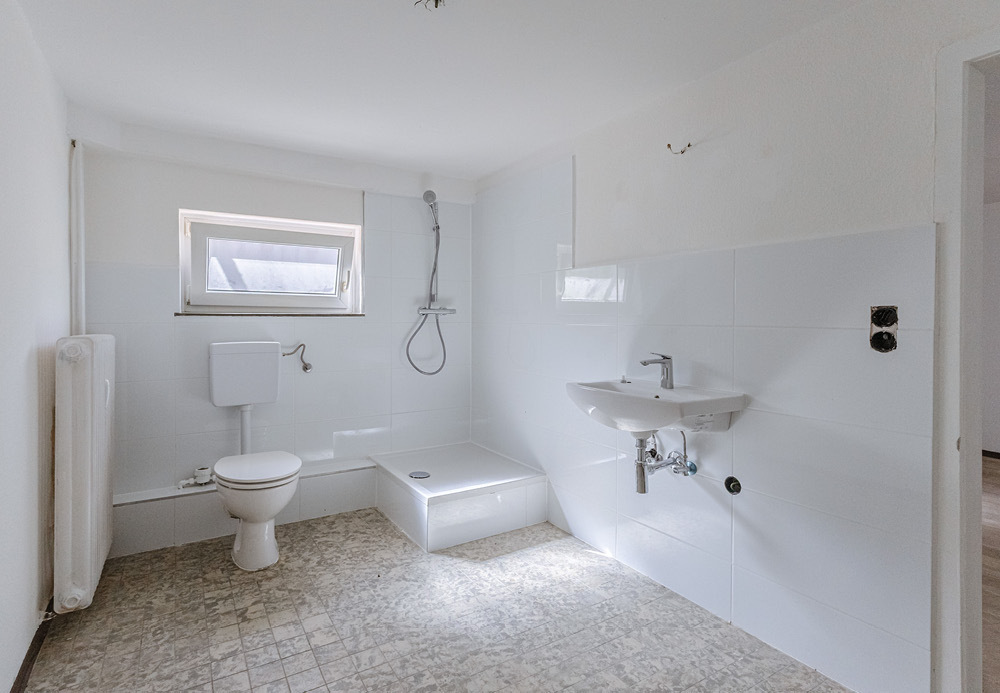 Frisch renovierte und moderne 1-Zimmer-Wohnung im Souterrain - Photo 1