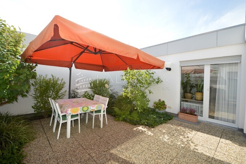 FALANGA IMMOBILIEN-Begehrter großer Bungalow in prima Zustand und top Grünlage in Mörfelden-Walldorf – 64546 Mörfelden-Walldorf / Walldorf, 64546 Mörfelden-Walldorf / Walldorf – Vorschaubild 5