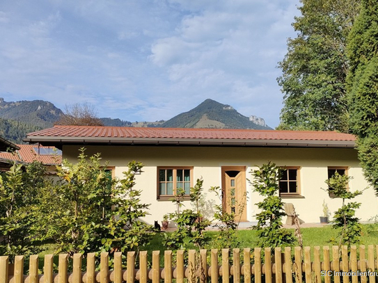 Rarität in ausgezeichneter Ortsrandlage mit Bergblick! 2021 kernsanierter Bungalow im Achental