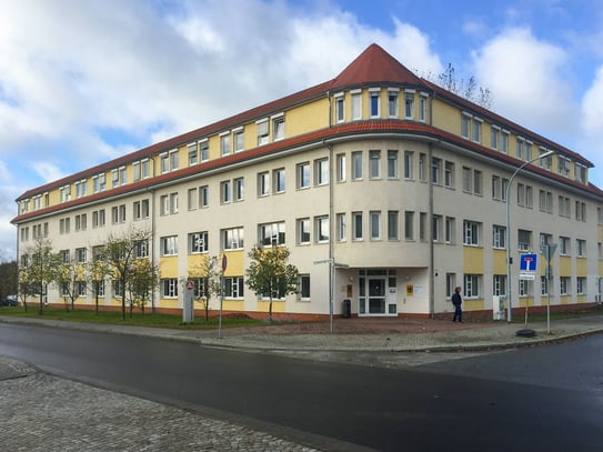 Großzügige Gewerbefläche mit guter Anbindung: Büroflächen in Oranienburg – Teilanmietung möglich!