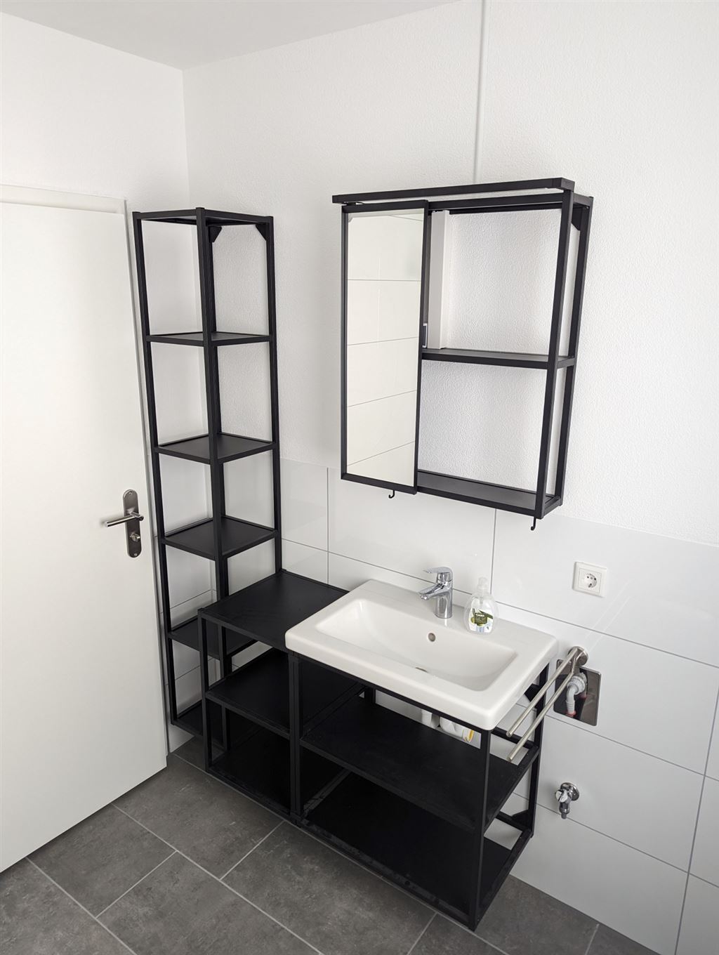 MÖBLIERTES SINGLE-APARTMENT IN RUHIGER LAGE VON REUTTI – 89233 Neu-Ulm, 89233 Neu-Ulm – Vorschaubild 10