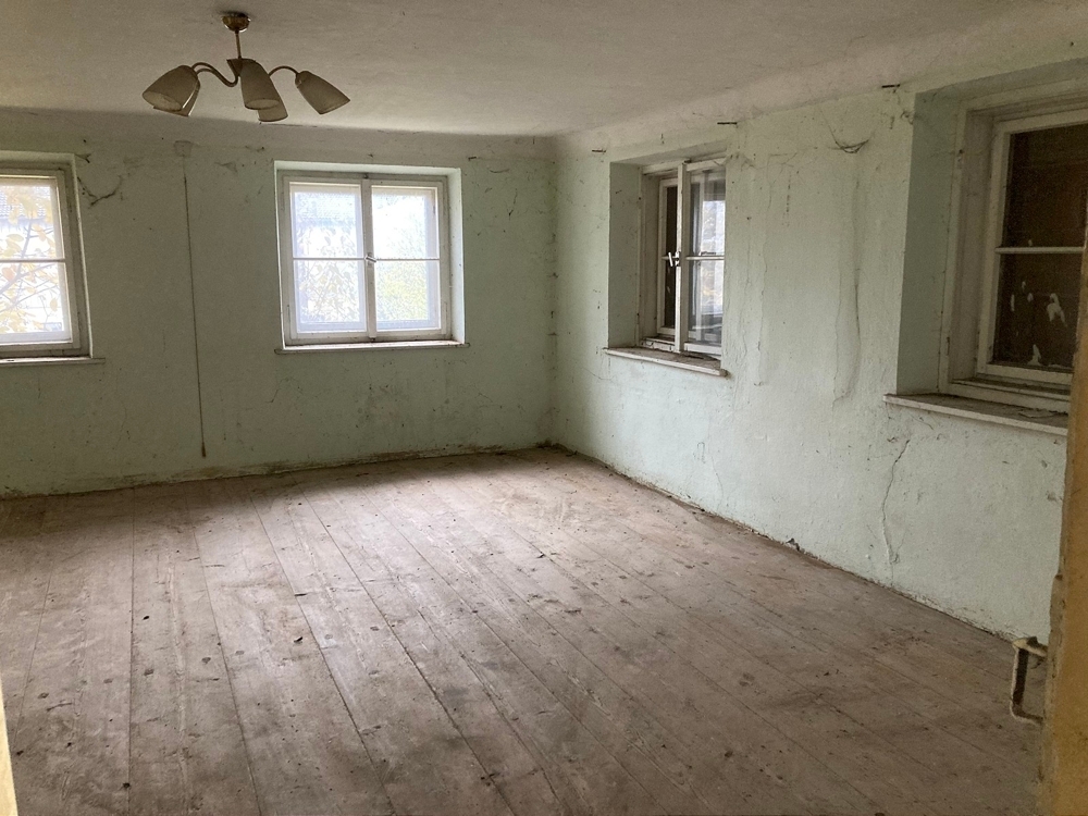 Bereit für neue Ideen! Leerstehendes Bauernhaus auf großzügigem Grundstück – 83301 Traunreut, 83301 Traunreut – Vorschaubild 15