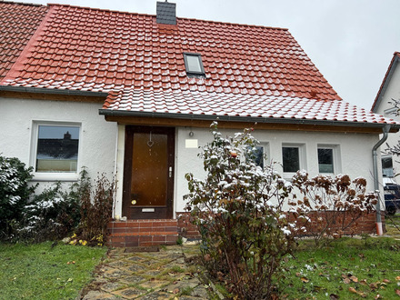 Doppelhaushälfte in beliebter Lage von Helmstedt mit Garage
