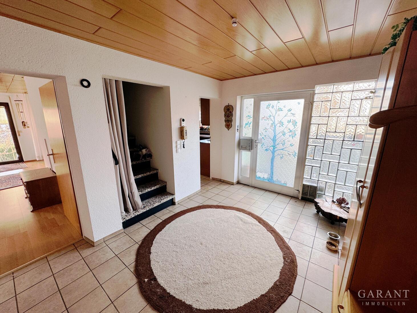 Raum für Familie & Zukunft - Haus mit Garten und drei Garagen – 74235 Erlenbach, 74235 Erlenbach – Vorschaubild 12